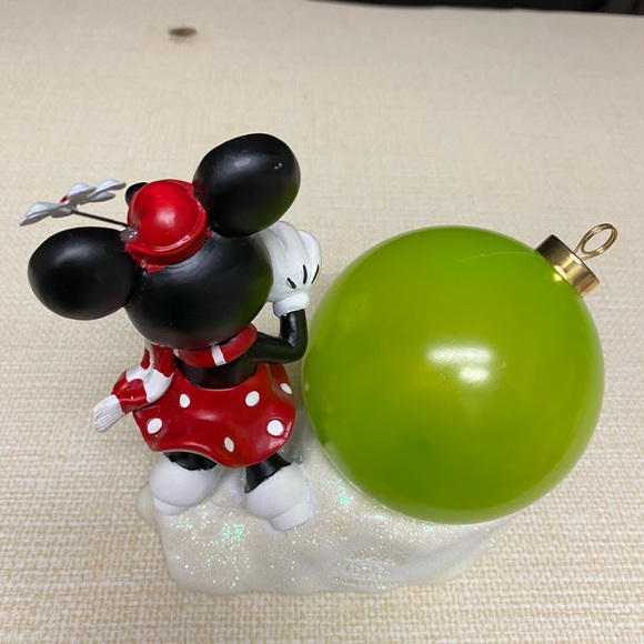 Minnie Holiday operated statue - Picture 2 of 3